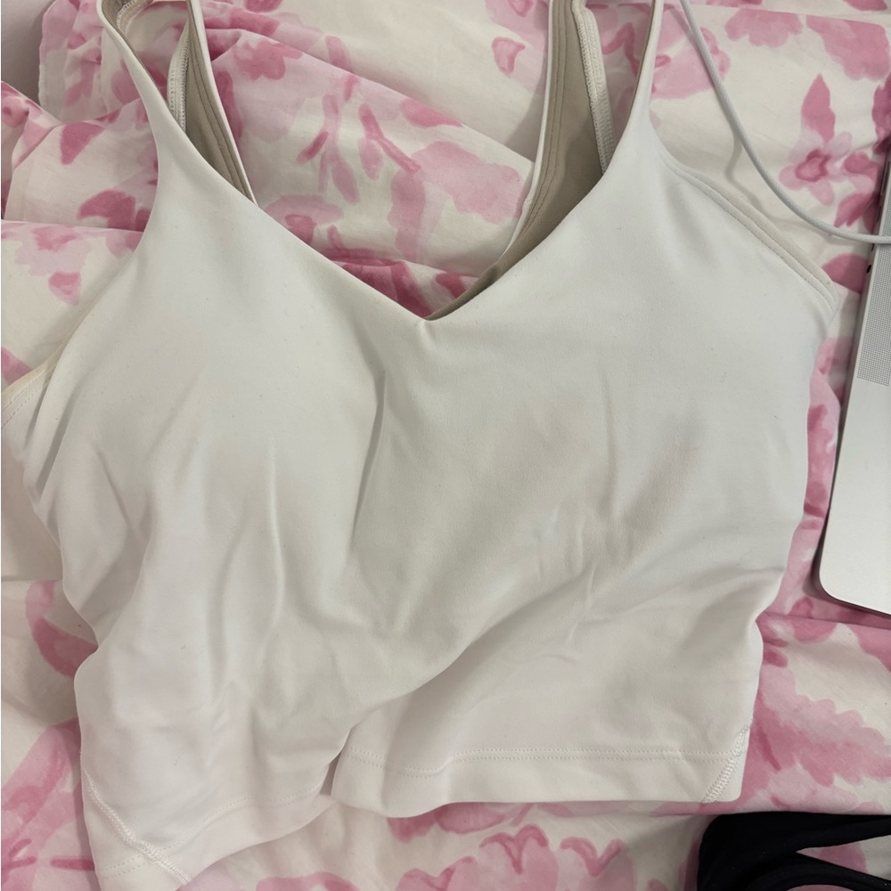 white align tank top